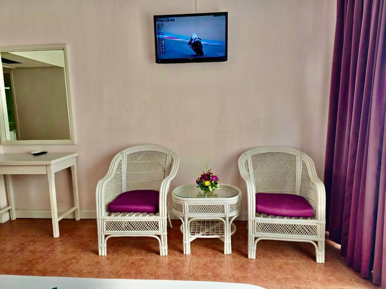 On Phuket Hotel 3*
