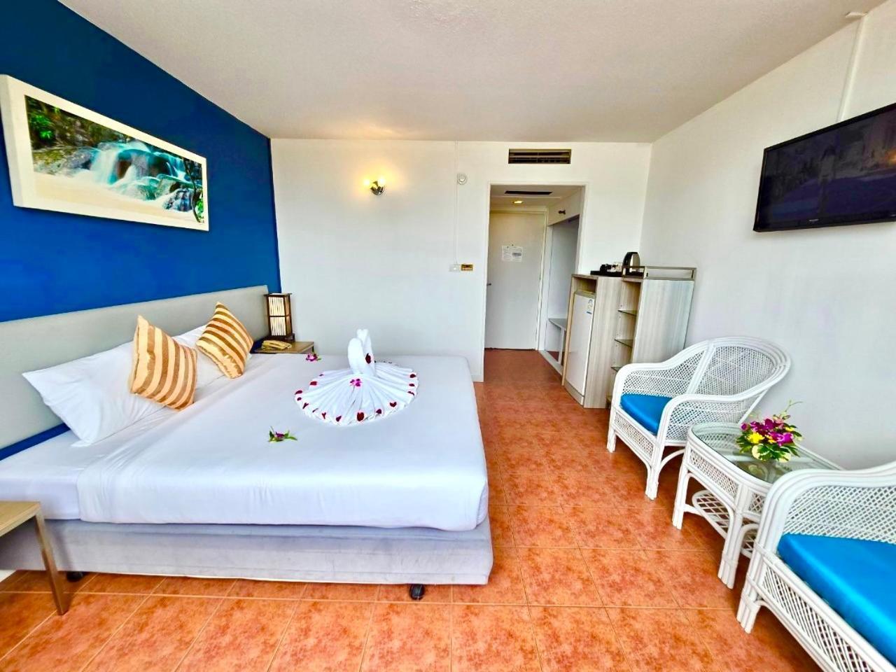 On Phuket Hotel 3*
